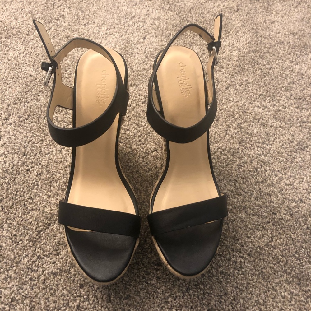 Women’s black wedges